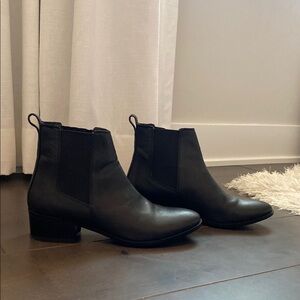 Steve Madden Black Chelsea Ankle Boots